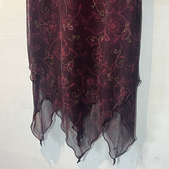 I.N. San Francisco lined handkerchief hem cocktail dress in burgundy with gold - Picture 4 of 15